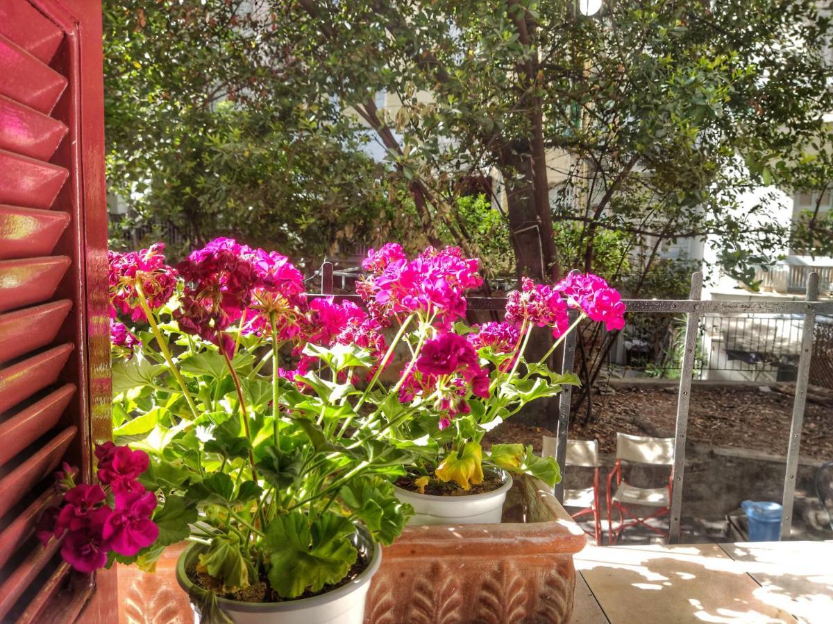 Apartment Under The Rock Of Acropolis By Yha *